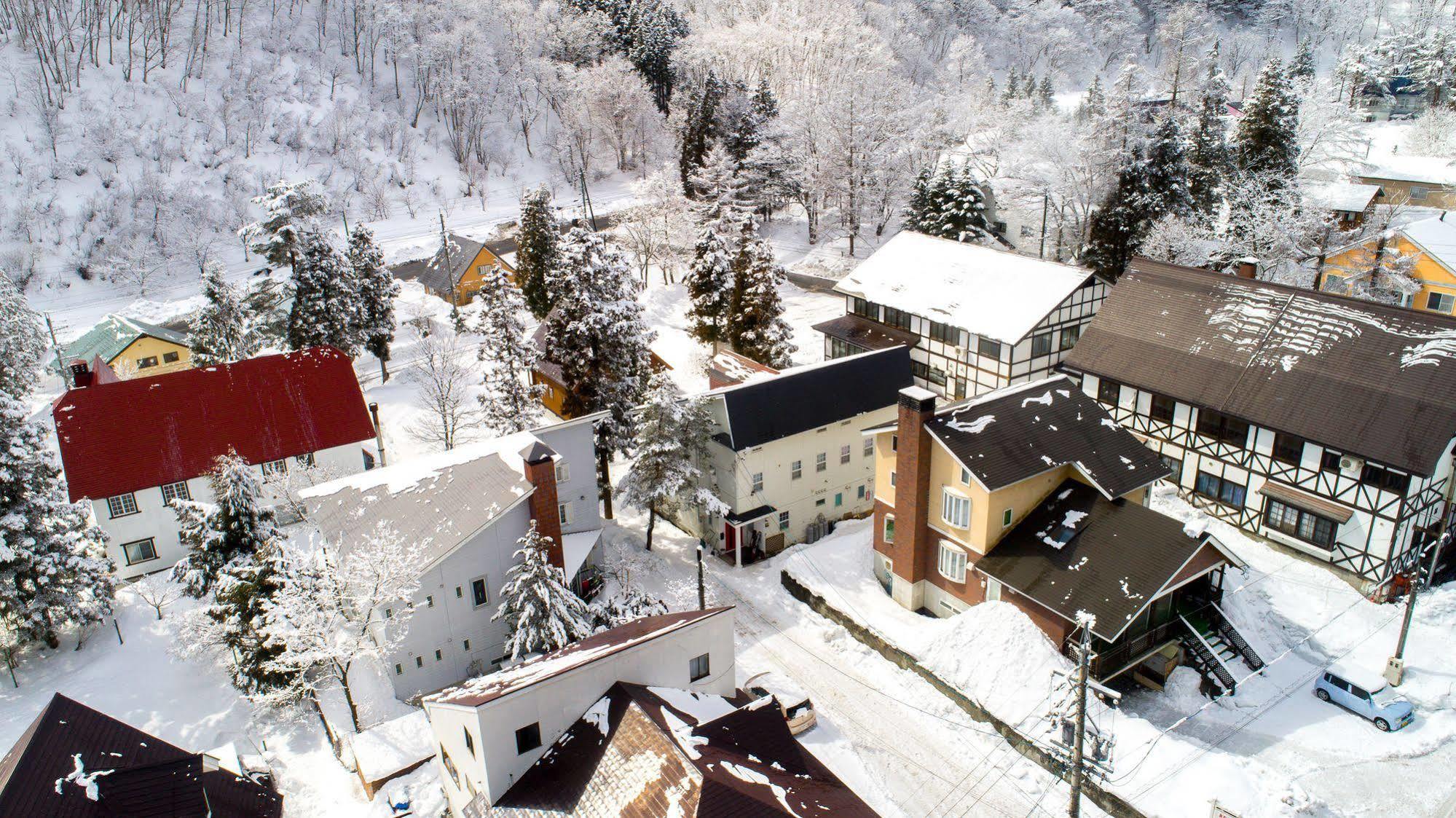 Red Door Lodge Hakuba Bagian luar foto